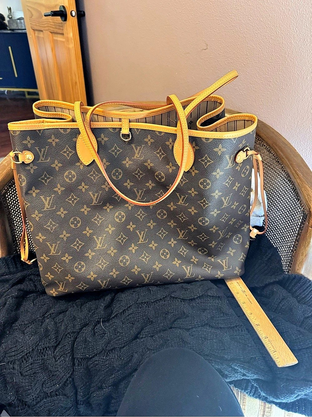Louis Vuitton Neverfull GMMonogram Tote in Brown